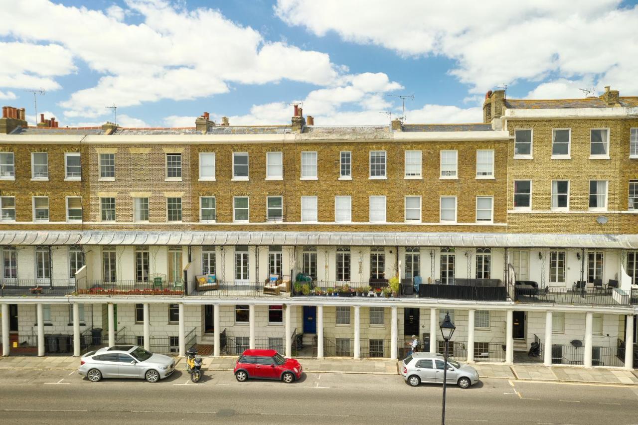 Beach View: Stunning Sea View & Balcony Apartment Ramsgate Buitenkant foto