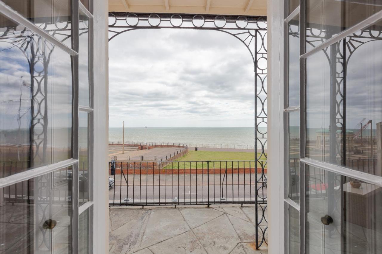 Beach View: Stunning Sea View & Balcony Apartment Ramsgate Buitenkant foto